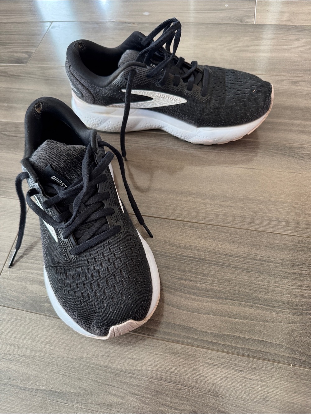 Brooks Ghost 16 Black & White Running Shoes